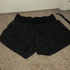 lululemon tracker shorts!!